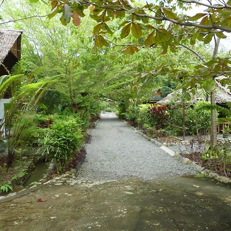 Magpie Homestay & Jungle Trekking Especially For Guest Trekking With Us Bukit Lawang Dış mekan fotoğraf