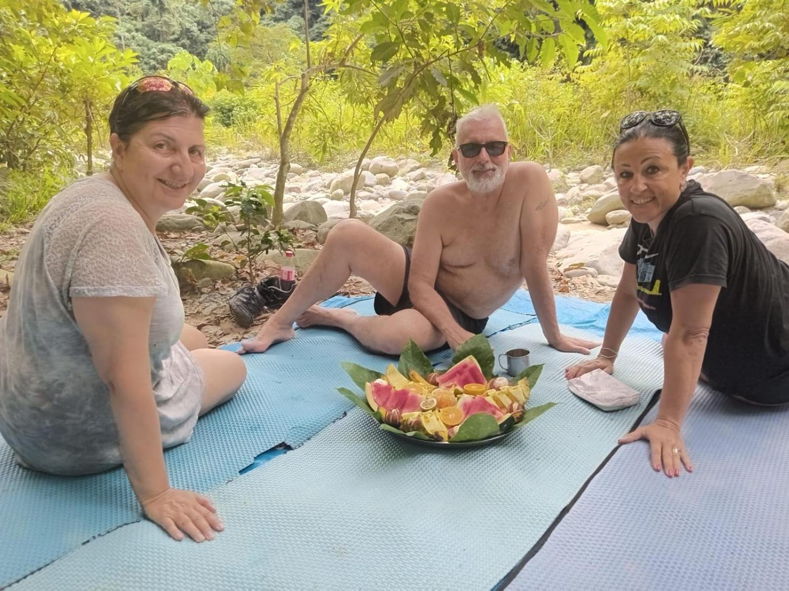 Magpie Homestay & Jungle Trekking Especially For Guest Trekking With Us Bukit Lawang Dış mekan fotoğraf