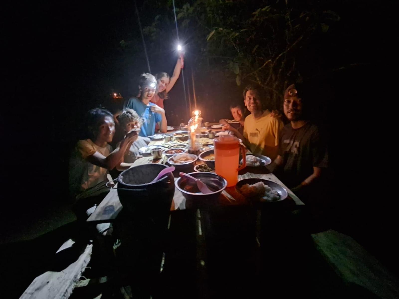 Magpie Homestay & Jungle Trekking Especially For Guest Trekking With Us Bukit Lawang Dış mekan fotoğraf